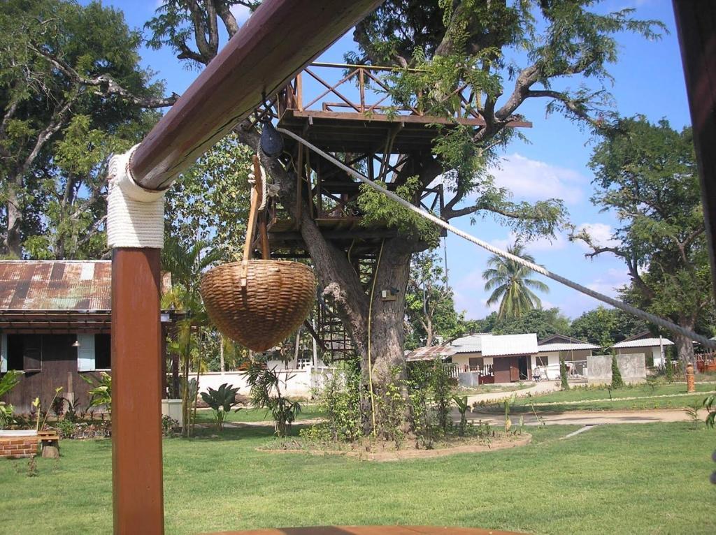 Tamarind Grand Resort Mae Sariang Buitenkant foto