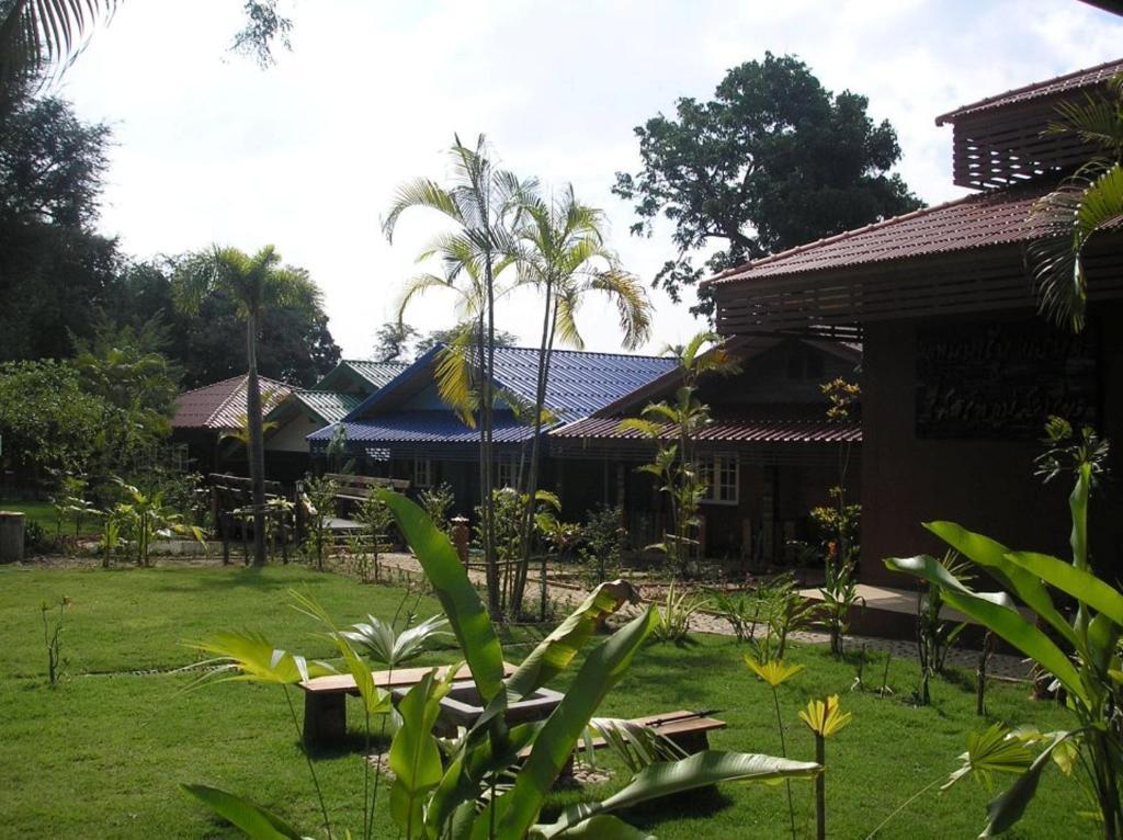 Tamarind Grand Resort Mae Sariang Buitenkant foto