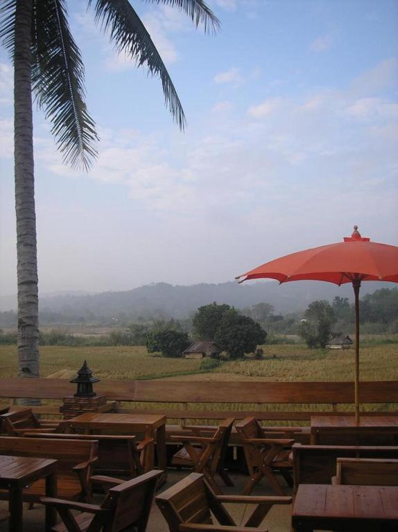 Tamarind Grand Resort Mae Sariang Buitenkant foto